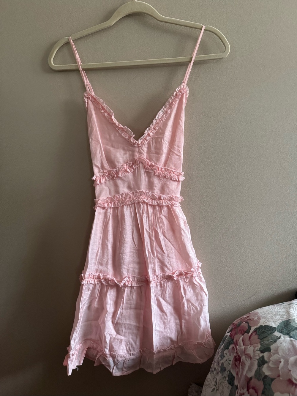 Francesca’s pink tiered ruffle dress size M
